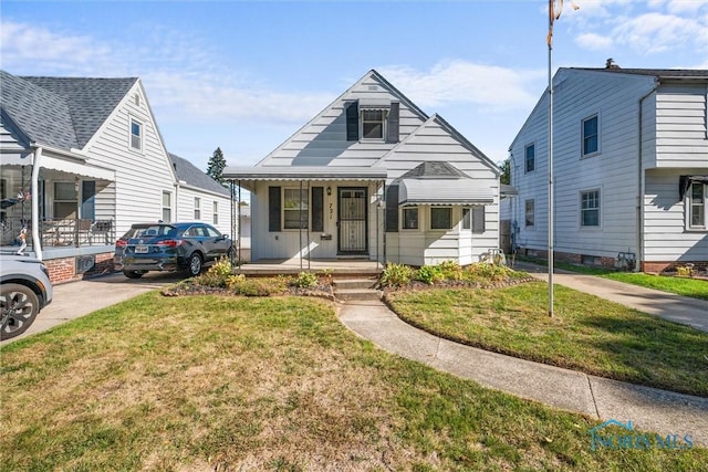 721 Colima Dr, Toledo, OH 43609 - bungalow with a front lawn