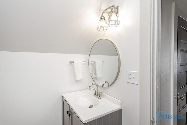 3947 Burnham Ave, Toledo, OH 43612 - bathroom with vanity