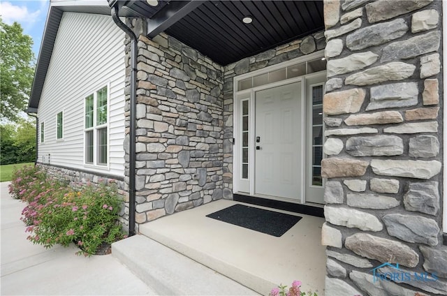 9414 Sheffield Rd, Perrysburg, OH 43551 - entrance to property with stone siding