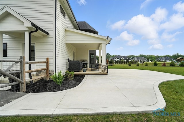 4214 Thornbury Ct, Perrysburg, OH 43551 - view of patio / terrace featuring a residential view