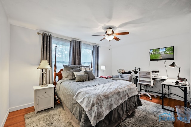 6961 Convent Blvd, Sylvania, OH 43560 - bedroom featuring light wood-style floors and a ceiling fan