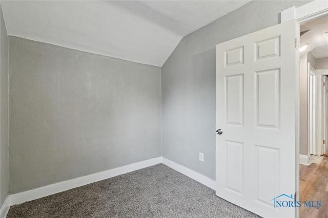 436 Danberry St, Toledo, OH 43609 - bonus room with vaulted ceiling and baseboards