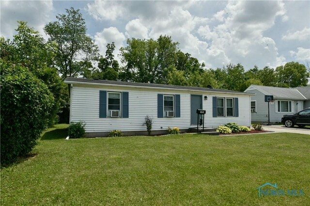 1454 Dixon Dr, Sandusky, OH 44870 - photo 2