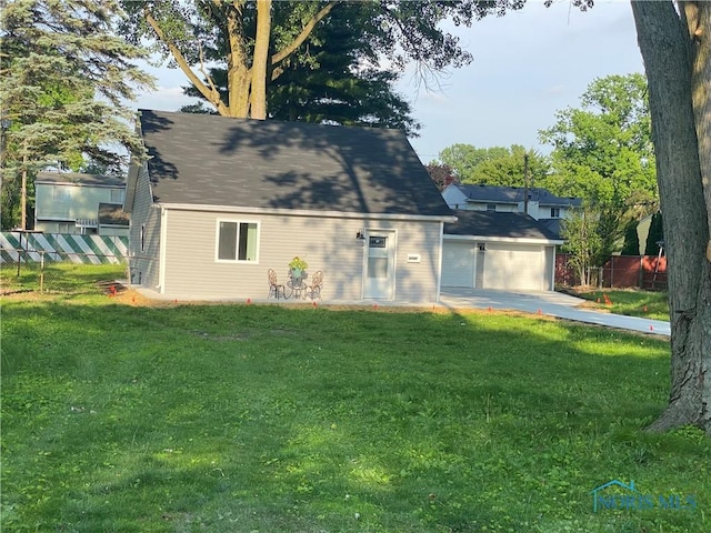5240 Rambo Ln, Toledo, OH 43623 - back of property featuring a garage
