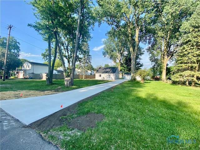 5240 Rambo Ln, Toledo, OH 43623 - view of yard