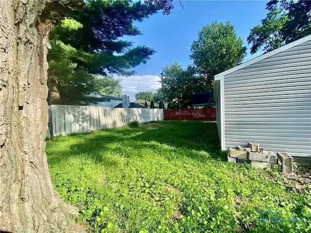 5240 Rambo Ln, Toledo, OH 43623 - view of yard