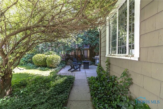 2448 Orchard Rd, Ottawa Hills, OH 43606 - view of yard with a patio