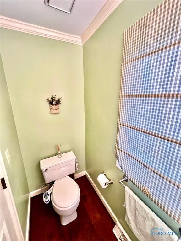 2720 Derby Rd, Ottawa Hills, OH 43615 - bathroom featuring baseboards and ornamental molding