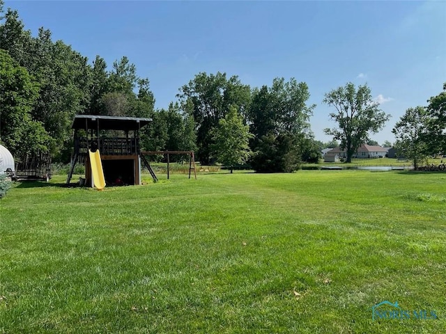 3550 Limerick Rd, Clyde, OH 43410 - view of grassy yard