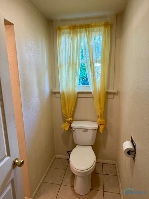2840 Scottwood Ave, Toledo, OH 43610 - bathroom featuring tile patterned floors