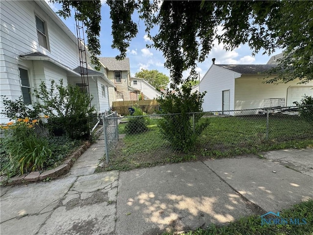 331 Buckeye St, Toledo, OH 43611 - view of yard