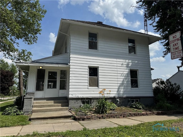 331 Buckeye St, Toledo, OH 43611 - view of front of property with a porch
