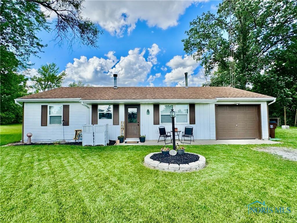 205 Ash St, Sherwood, OH 43556 - photo 1