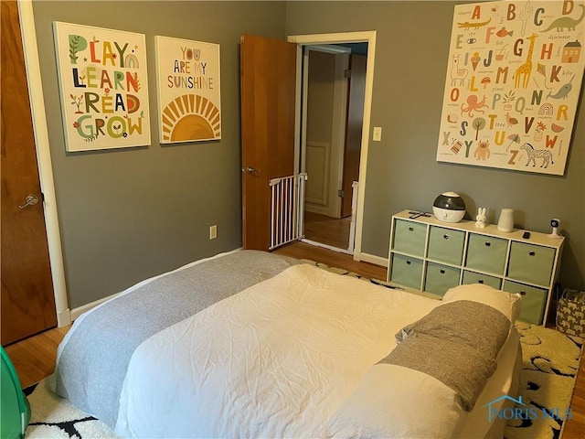 2950 Darlington Rd, Toledo, OH 43606 - bedroom with baseboards