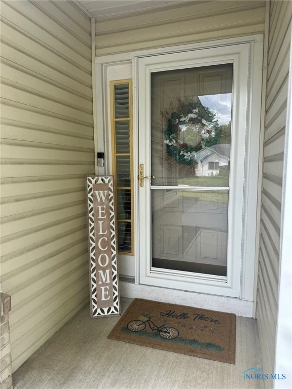4125 Meadow Green Dr, Sylvania, OH 43560 - entrance to property
