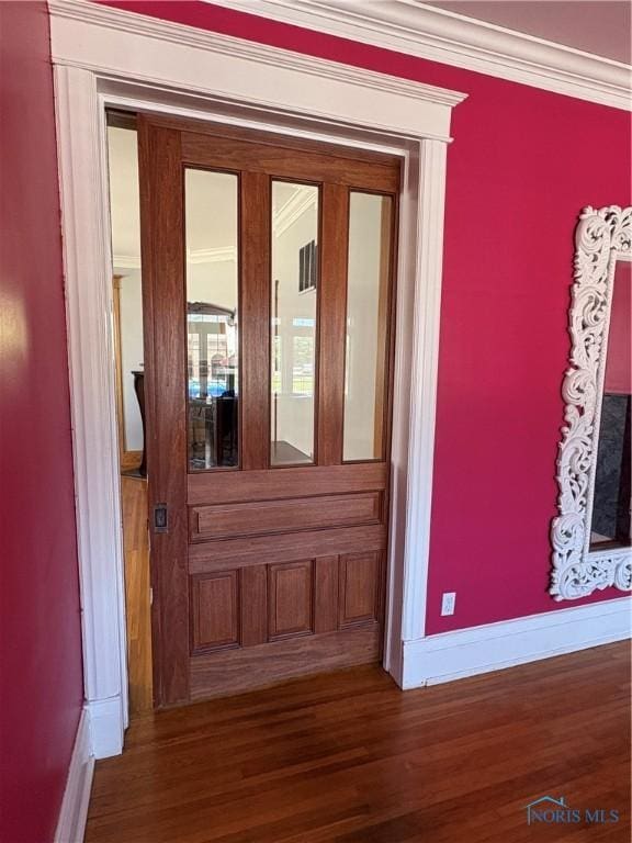 643 S Clinton St, Defiance, OH 43512 - detailed view of wood finished floors