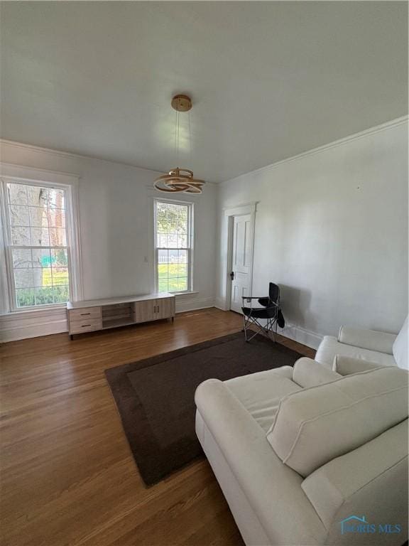 643 S Clinton St, Defiance, OH 43512 - living room with wood finished floors