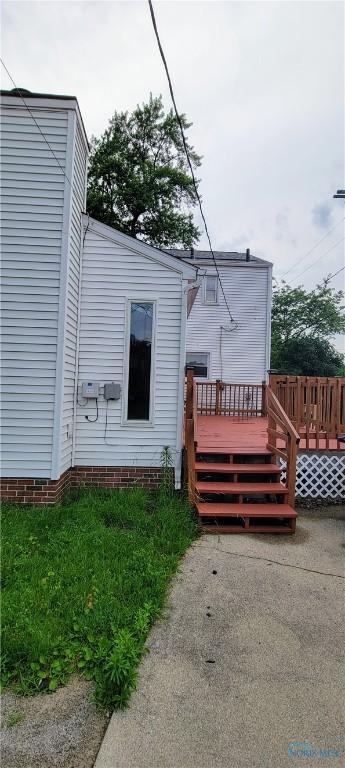 2550 Secor Rd, Toledo, OH 43606 - view of home's exterior featuring a deck