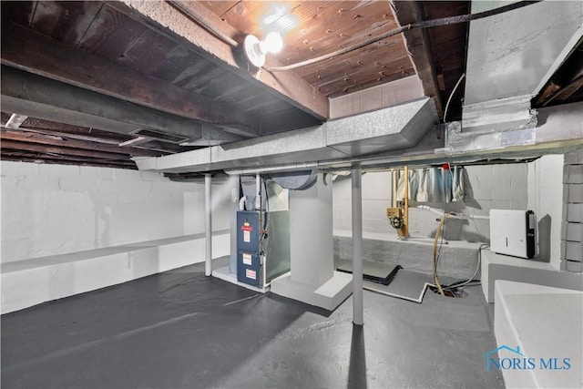 2825 N Mccord Rd, Toledo, OH 43615 - unfinished below grade area with heating unit