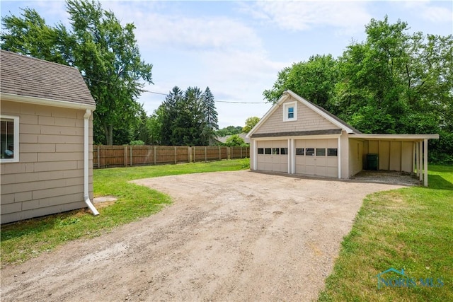 2825 N Mccord Rd, Toledo, OH 43615 - garage with a garage