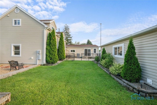 855 Strotz Dr, Toledo, OH 43612 - view of yard