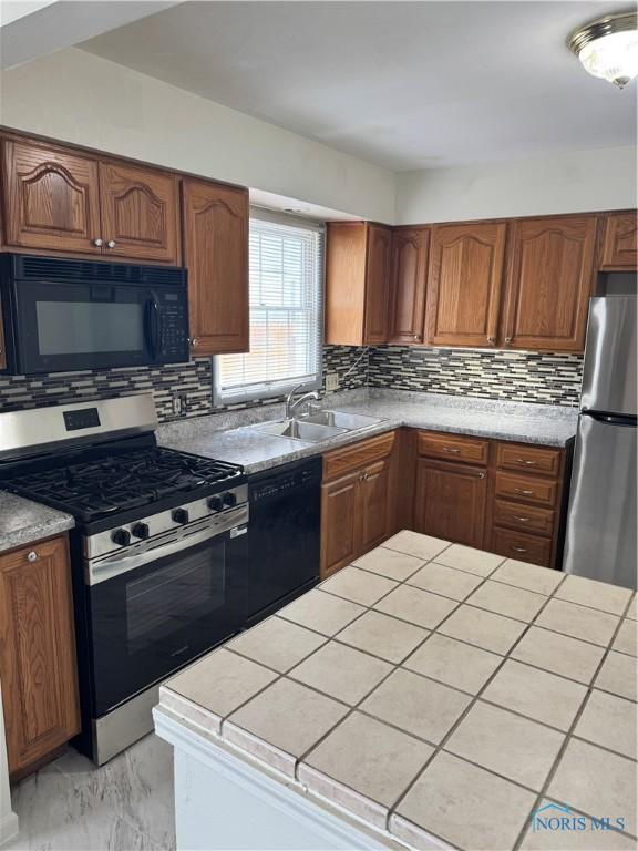 612 Dussel Dr, Maumee, OH 43537 - photo 6