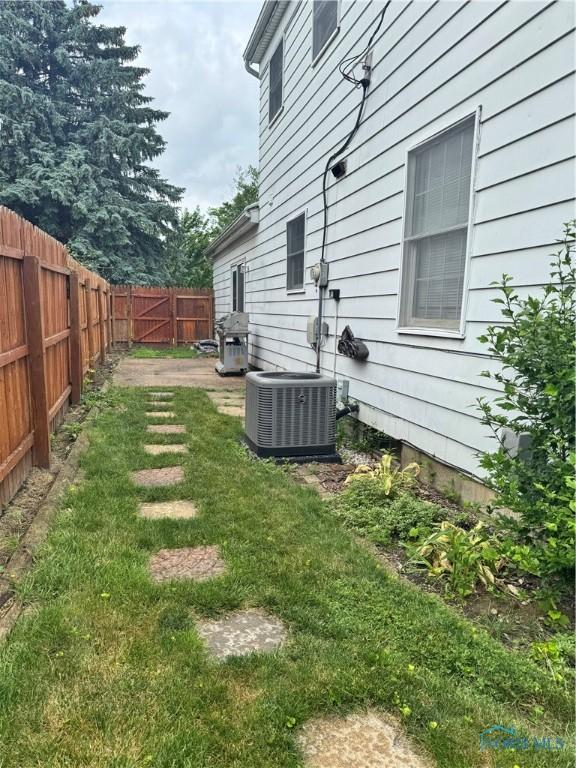 612 Dussel Dr, Maumee, OH 43537 - photo 19