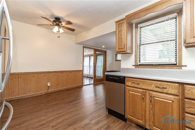 512 State St, Elmore, OH 43416 - kitchen with appliances with stainless steel finishes, wainscoting, plenty of natural light, ceiling fan, and dark wood-type flooring