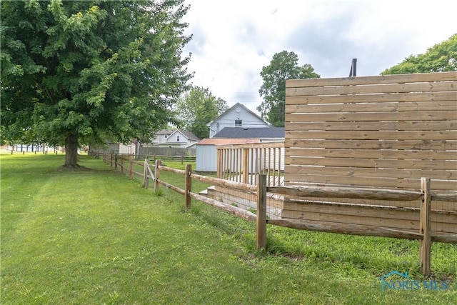 512 State St, Elmore, OH 43416 - view of yard