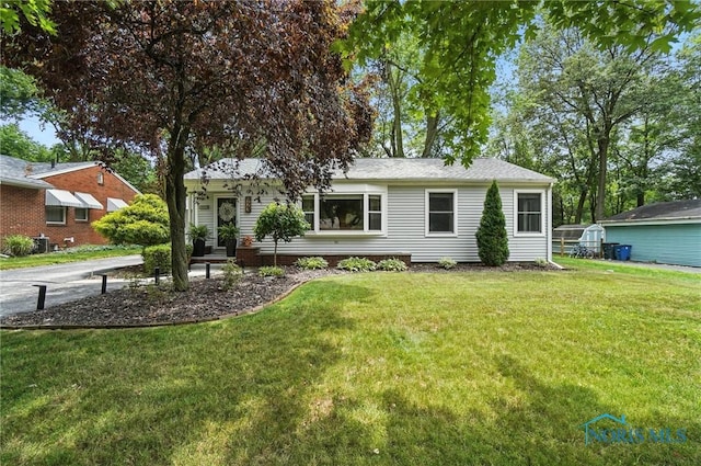 923 Pearl St, Bowling Green, OH 43402 - photo 36