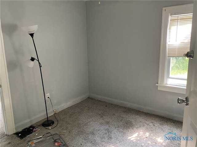 2615 Greenway St, Toledo, OH 43607 - unfurnished room with baseboards