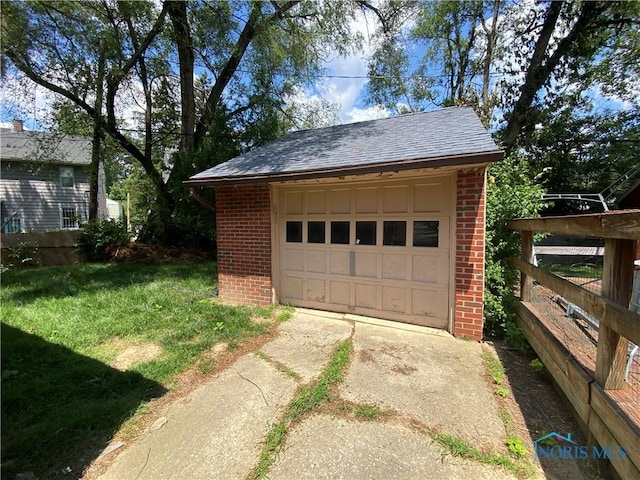 2534 Montebello Rd, Toledo, OH 43607 - detached garage with concrete driveway