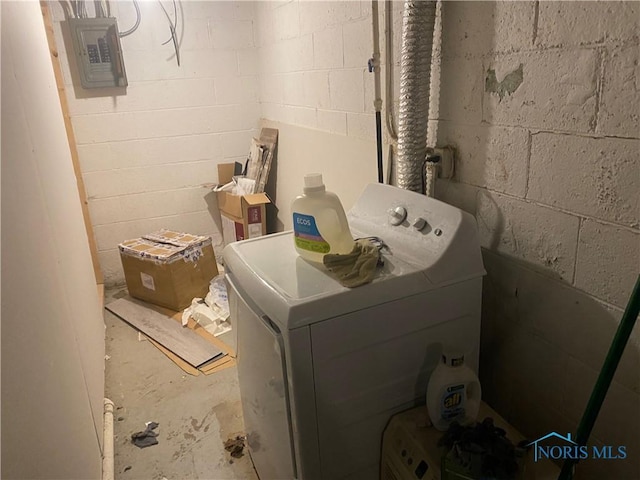 2534 Montebello Rd, Toledo, OH 43607 - laundry area featuring washer / clothes dryer and electric panel