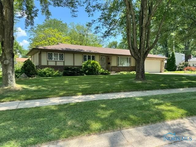 400 Hickory Ln, Waterville, OH 43566 - photo 1