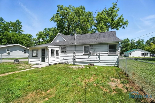 709 W Jackson St, Paulding, OH 45879 - view of front of property featuring a fenced backyard