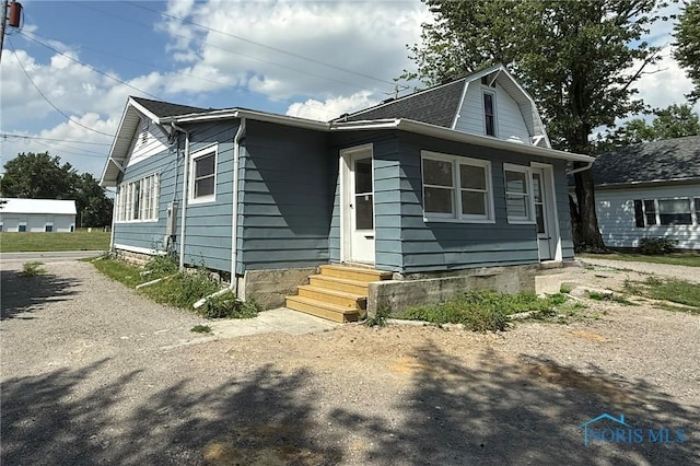 335 E N St, Mcclure, OH 43534 - bungalow featuring entry steps