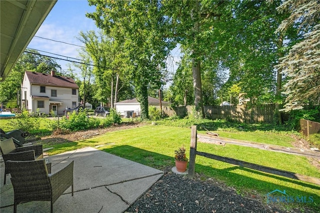 2958 Penrose Ave, Toledo, OH 43614 - view of yard featuring a patio