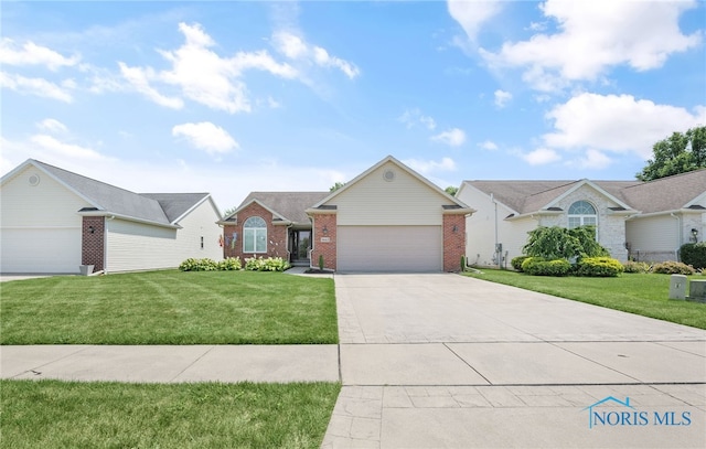 9665 Belmont Cir, Whitehouse, OH 43571 - photo 1