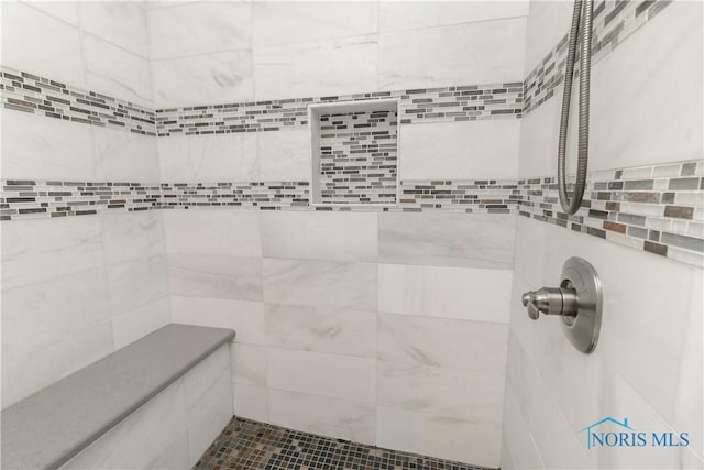 2206 Midlawn Dr, Toledo, OH 43614 - photo 29