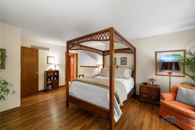 7118 Jamesford Dr, Toledo, OH 43617 - bedroom featuring hardwood / wood-style floors