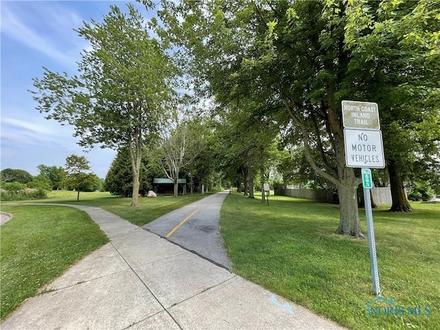706 Grandview Ct, Elmore, OH 43416 - surrounding community featuring a yard