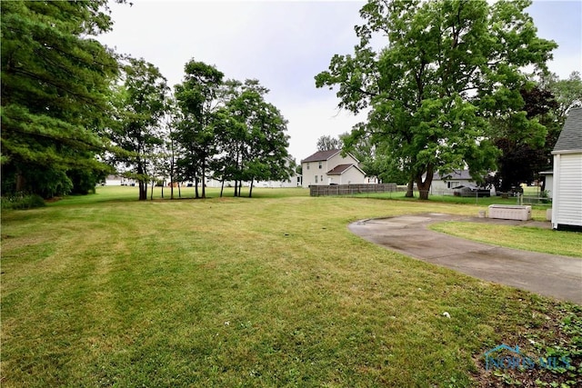 4134 Angola Rd, Toledo, OH 43615 - view of yard