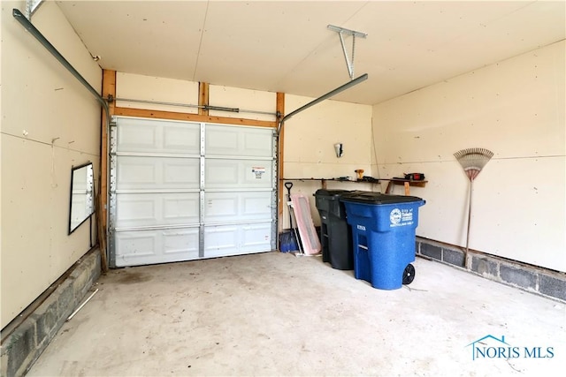 4134 Angola Rd, Toledo, OH 43615 - view of garage