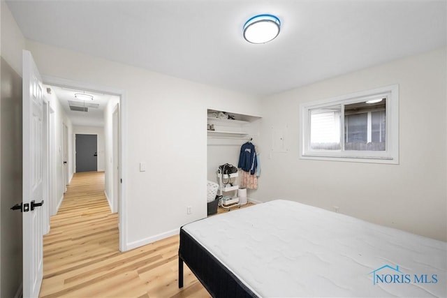 1118 Michigan Ave, Maumee, OH 43537 - bedroom featuring light wood-style floors and a closet
