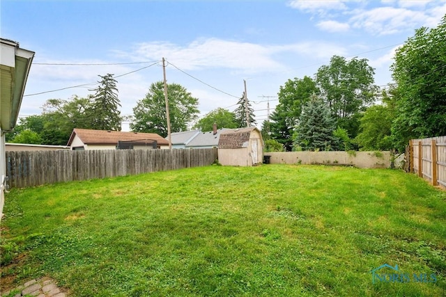 1118 Michigan Ave, Maumee, OH 43537 - fenced backyard with a shed