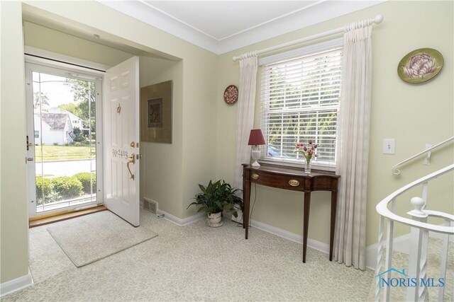 2403 Hempstead Rd, Ottawa Hills, OH 43606 - entryway with carpet and baseboards