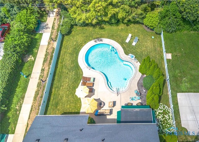 2403 Hempstead Rd, Ottawa Hills, OH 43606 - bird's eye view of a pool area