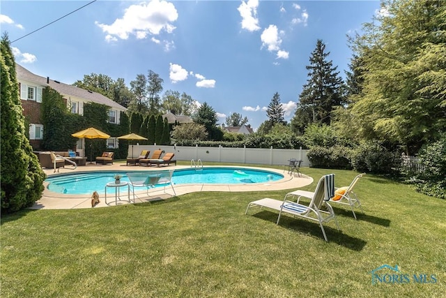 2403 Hempstead Rd, Ottawa Hills, OH 43606 - view of swimming pool featuring an outdoor living space and a patio