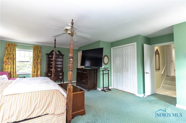 2403 Hempstead Rd, Ottawa Hills, OH 43606 - bedroom featuring carpet, a closet, and a ceiling fan