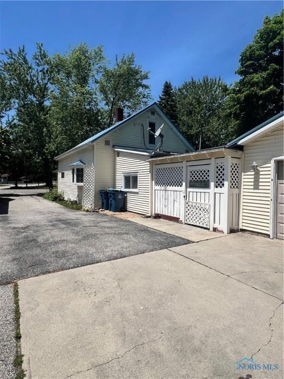 621 Noble Dr, Bryan, OH 43506 - photo 2